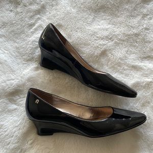 Étienne Aigner patent leather Kitty wedges